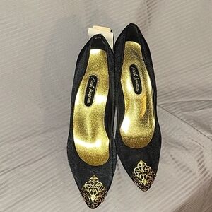 Park Avenue Black Heels Pumps Party Cocktail Filigree Detail Size 8.5 retro glam